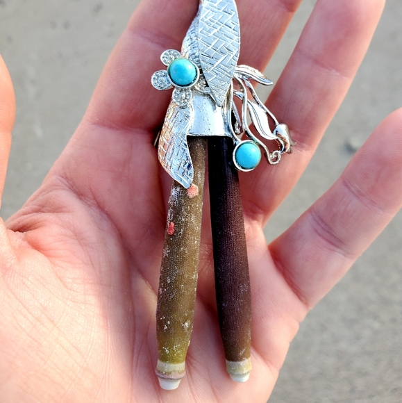 New Carved Copper Natural Coral Leaf Flower Pendant. - Picture 7 of 14